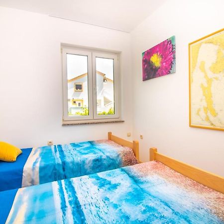 Apartments Ema & Mislav With Terrace バスカ エクステリア 写真