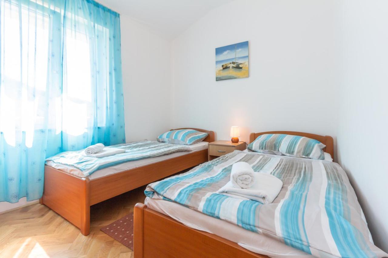 Apartments Ema & Mislav With Terrace バスカ エクステリア 写真