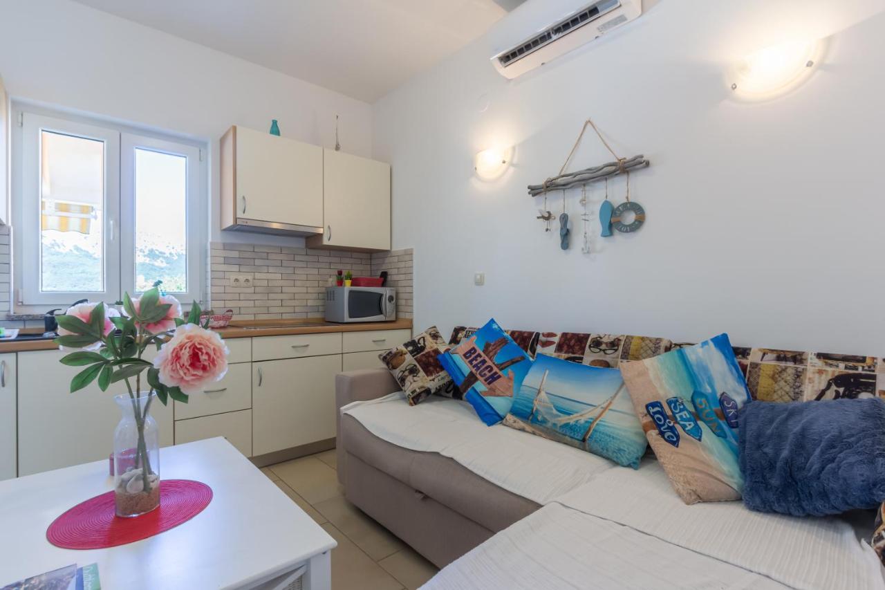Apartments Ema & Mislav With Terrace バスカ エクステリア 写真