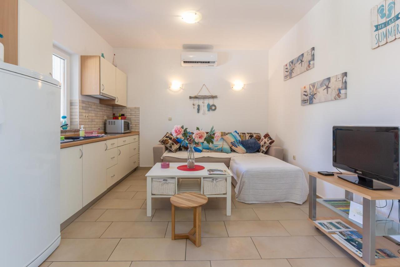 Apartments Ema & Mislav With Terrace バスカ エクステリア 写真