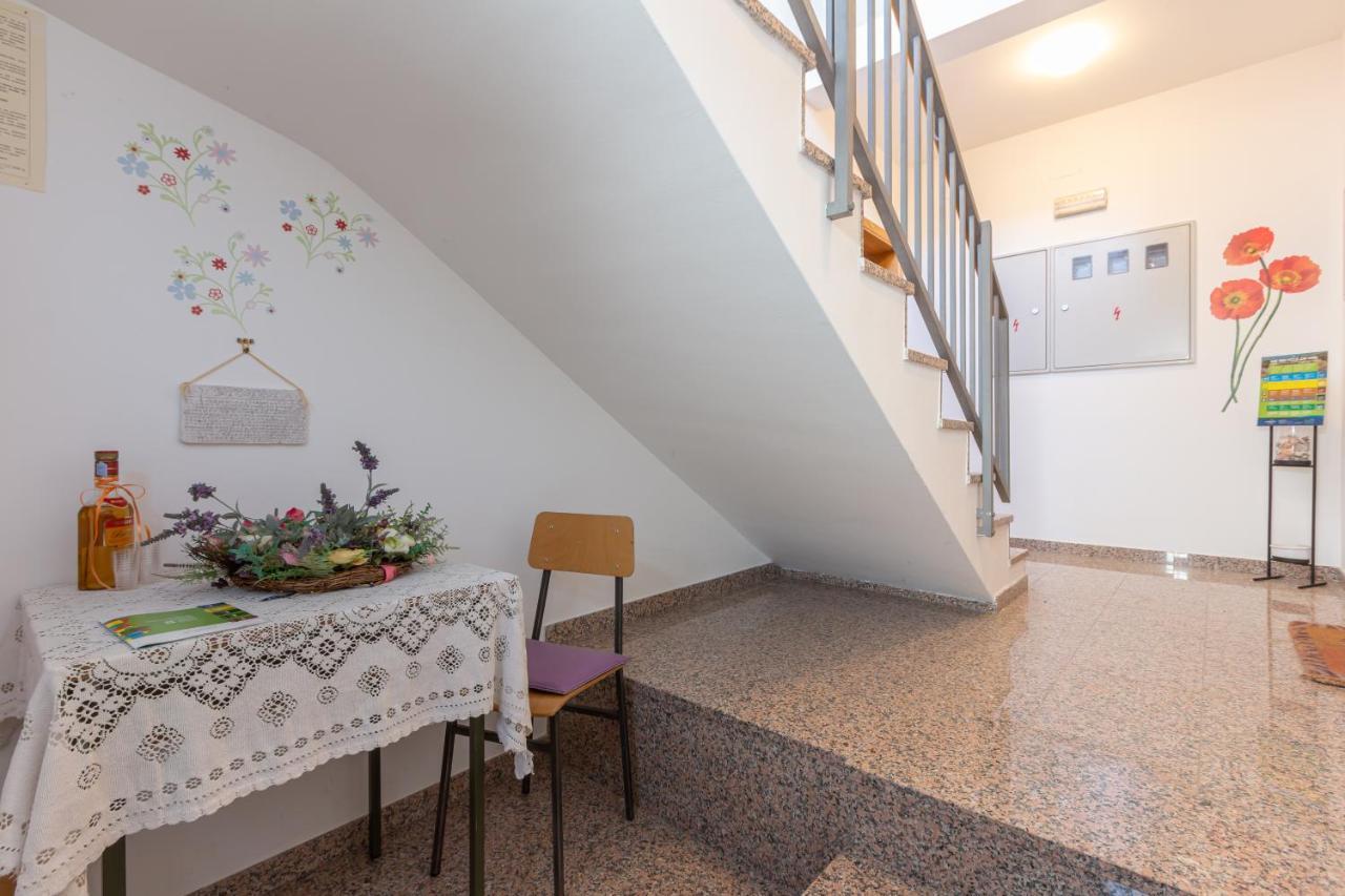 Apartments Ema & Mislav With Terrace バスカ エクステリア 写真
